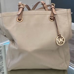 MICHAEL KORS SHOULDER BAG VERY CLEAN
